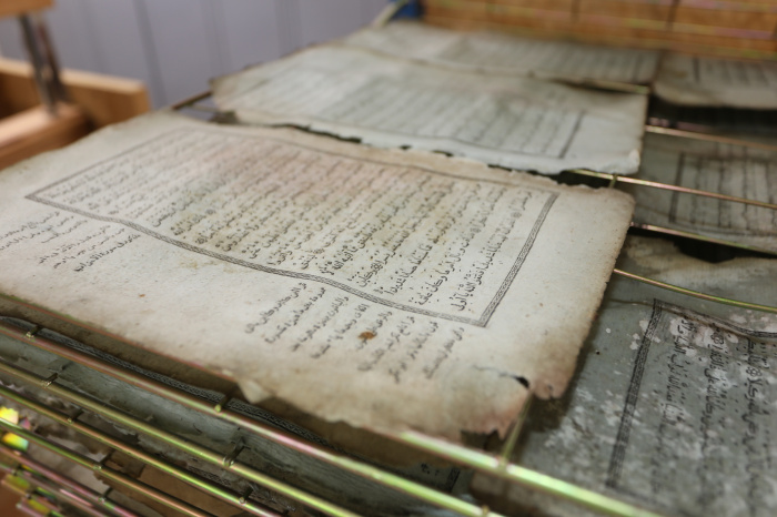 Больница для рукописей: в БИА реставрируют старинные книги мусульманских учёных
