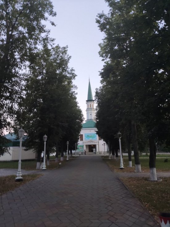 Парк перед первой соборной мечетью Уфы, 2020 год. Фото автора статьи 