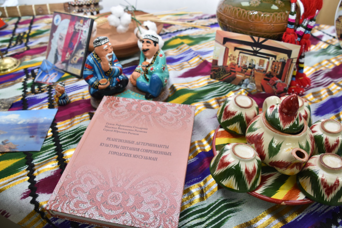 Таджикская культура имеет богатую многовековую историю.