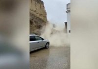 В Дагестане обрушилась часть исторической крепости (Видео)