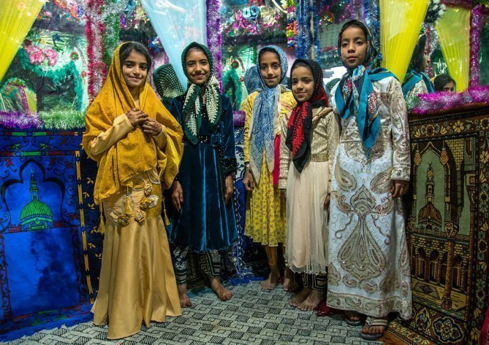Иранская свадьба: жертвоприношения, нарядные верблюды и женщины в масках 