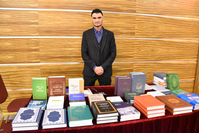 Издательский дом «Хузур» осуществляет выпуск исламской литературы. 