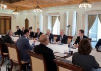 Башар Асад обсудил с российской делегацией мобилизацию гуманитарного содействия