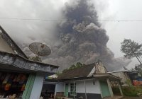 Не менее 39 человек погибли в Индонезии при извержении вулкана