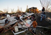 Более 60 человек стали жертвами торнадо в США