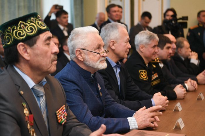 Минниханов встретился с татарами Петербурга