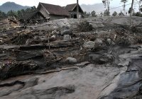 В Индонезии более 50 человек погибли при извержении вулкана