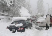 В Пакистане 35 человек погибли из-за снегопадов и сильных дождей