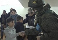 Российские миротворцы вручили подарки детям в Нагорном Карабахе