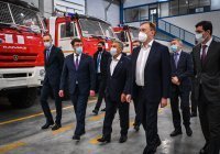 Рустам Минниханов посетил автоцентр «КАМАЗ» в Казахстане