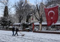 Сотни россиян не могут вылететь из Стамбула из-за непогоды