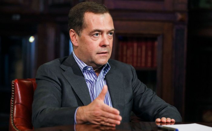 Медведев назвал беспорядки в Казахстане неудавшейся «цветной революцией»