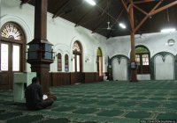 В мечетях Дагестана запретили коллективные намазы