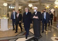 Токаев и Минниханов посетили мечеть «Кул Шариф»