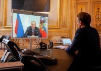 СМИ: Макрон призвал Путина не признавать ДНР и ЛНР