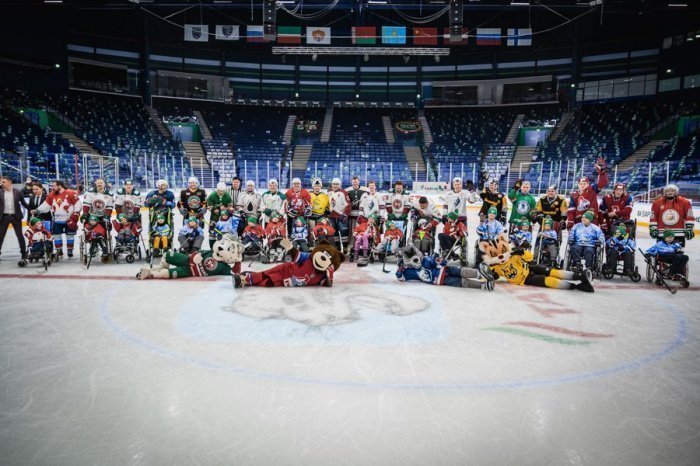 Муфтий РТ сыграл в благотворительный хоккей с «особенными» детьми