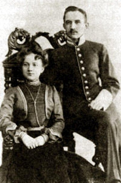 Мухаммед Сафа Баязитов со своей женой. Источник posredi.ru