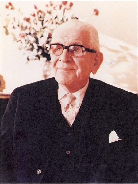 Ахмет Вали Менгер (1891-1978). Источник фото Safiye İmre. Babam. İstanbul. Mayıs. 1993