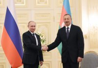 Путин поздравил Алиева с 30-летием дипотношений России и Азербайджана