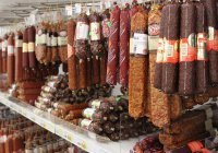 В Казахстане в халяльных колбасах нашли свинину