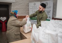 БФ «Закят» раздал нуждающимся 260 кг продовольствия за счет закята и садаки