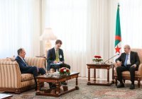 Лавров провел встречу с президентом Алжира