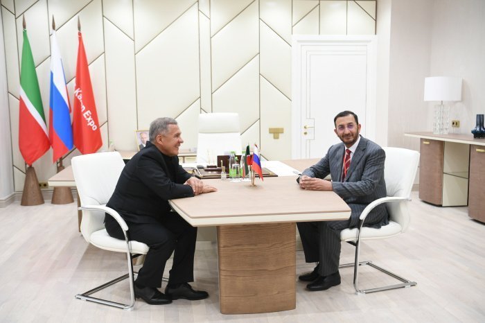 Президент РТ встретился с заместителем Министра экономики ОАЭ Абдуллой Аль Салехом