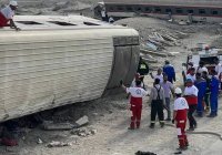 Число жертв крушения поезда в Иране достигло 21