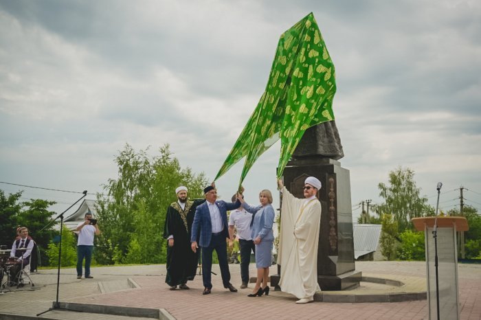 Делегация ДУМ РТ приняла участие в торжественном открытии памятника Сююмбике