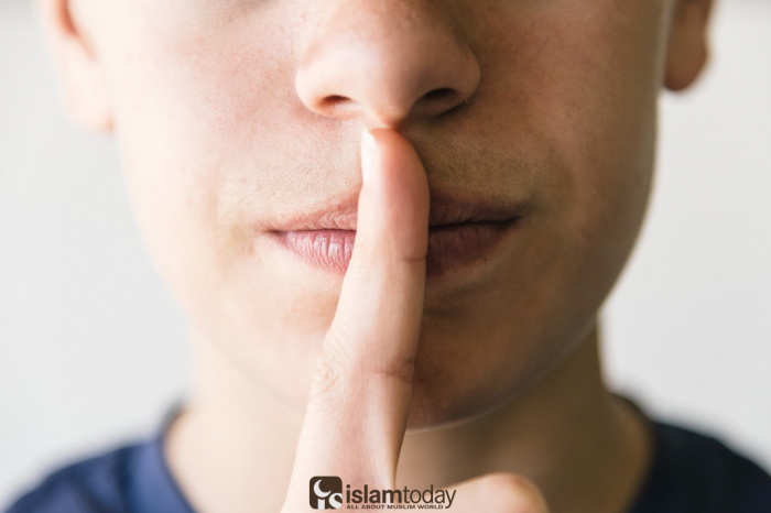 Говорить нельзя молчать – как правильно?