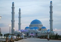 Самая большая мечеть Центральной Азии открылась в Нур-Султане