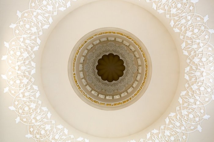 Мечеть шейха Зайда в Абу-Даби, ОАЭ (Фото: elements.envato.com).