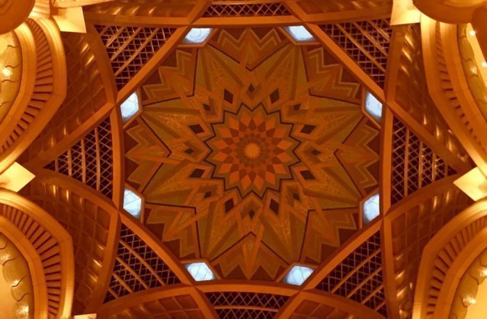 Большая мечеть шейха Зайда Абу-Даби, ОАЭ (Фото: elements.envato.com).
