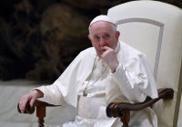 Врачи посоветовали Папе Римскому отменить визит в Казахстан