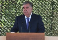 Лидер Таджикистана призвал сограждан сохранять самобытность родного языка
