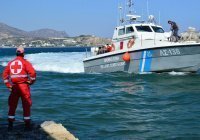 Не менее 15 мигрантов погибли при крушении судна у берегов Греции