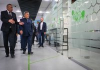 Минниханов посетил в Узбекистане завод по производству шин