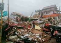 До 162 возросло число жертв землетрясения в Индонезии