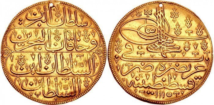 Султанийя - золотая монета времен правления султана Ахмеда III, 1703 год. Источник фото wikipedia.com