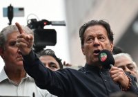 Власти Пакистана выдали ордер на арест экс-премьера Имрана Хана 