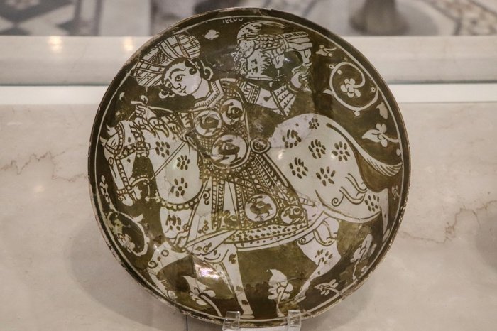 Тарелка эпохи фатимидов (Фото: en.wikipedia.org).