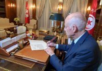 Президент Туниса продлил режим ЧП по всей стране до конца 2023 года
