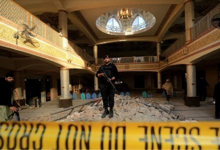 Полиция Пакистана назвала причину масштабного теракта в мечети 