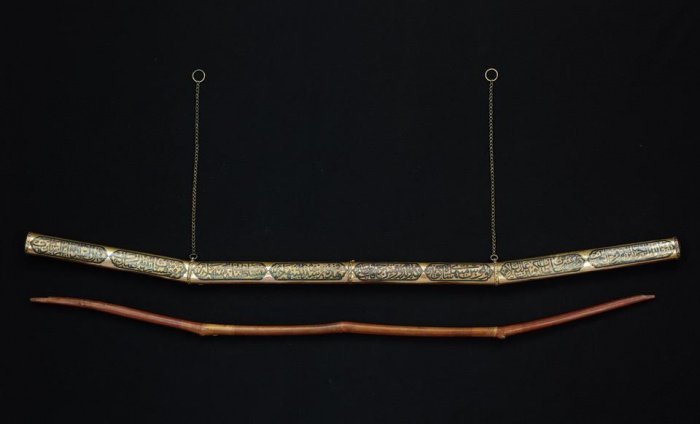 Лук и футляр, принадлежавшие Пророку ﷺ (Фото: Topkapi Palace Museum / TRTWorld ). 