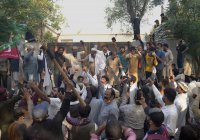 В Пакистане десятки сторонников Имрана Хана пострадали в столкновениях с полицией