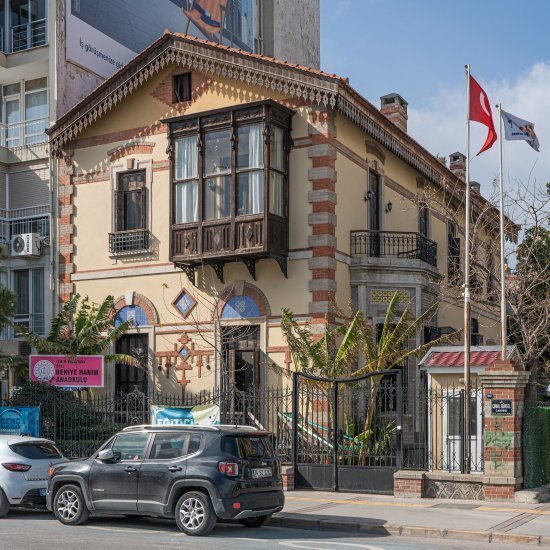 Левантийский особняк Лохнера в Каршийака, Измир. Источник фото wikipedia.org