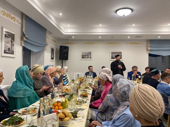 Муфтий Татарстана провел ифтар с журналистами