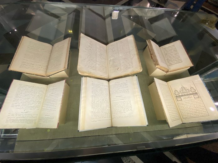 Рукописи и книги татарских религиозных деятелей, исследовавших Казанский Коран как явление.