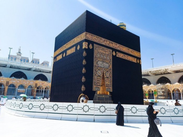 Заповедная и запретная: 12 фактов о главной мечети в мире (ФОТО)