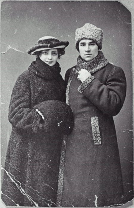 Мирсаид Султан-Галиев с супругой Фатимой Ерзиной. Москва, 1919 год. upload.wikimedia.org_